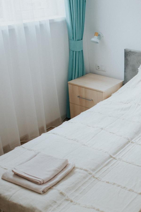 Regim Hotelier Lotusul Verde オラデア エクステリア 写真
